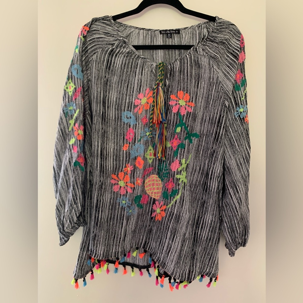 See Be Seen Black Embroidered top 3x